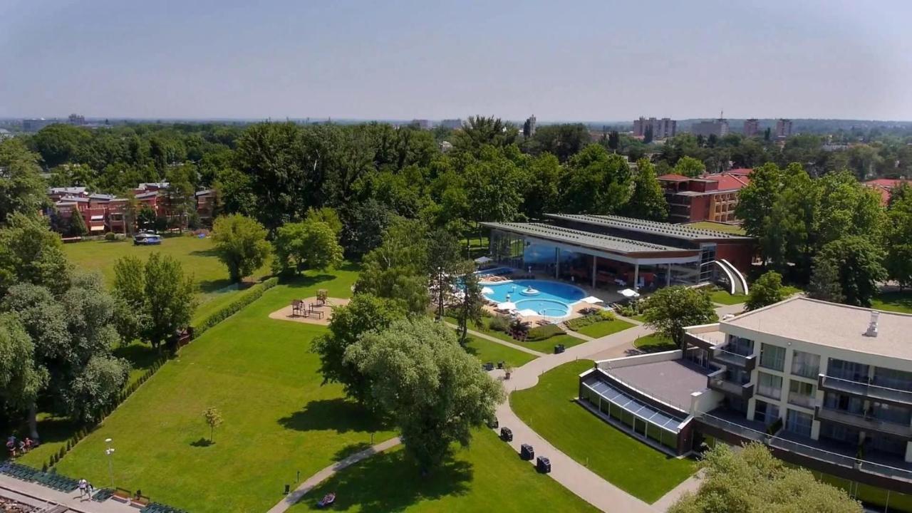 Mf Villa Azur Wellness Apartment Siófok Eksteriør bilde